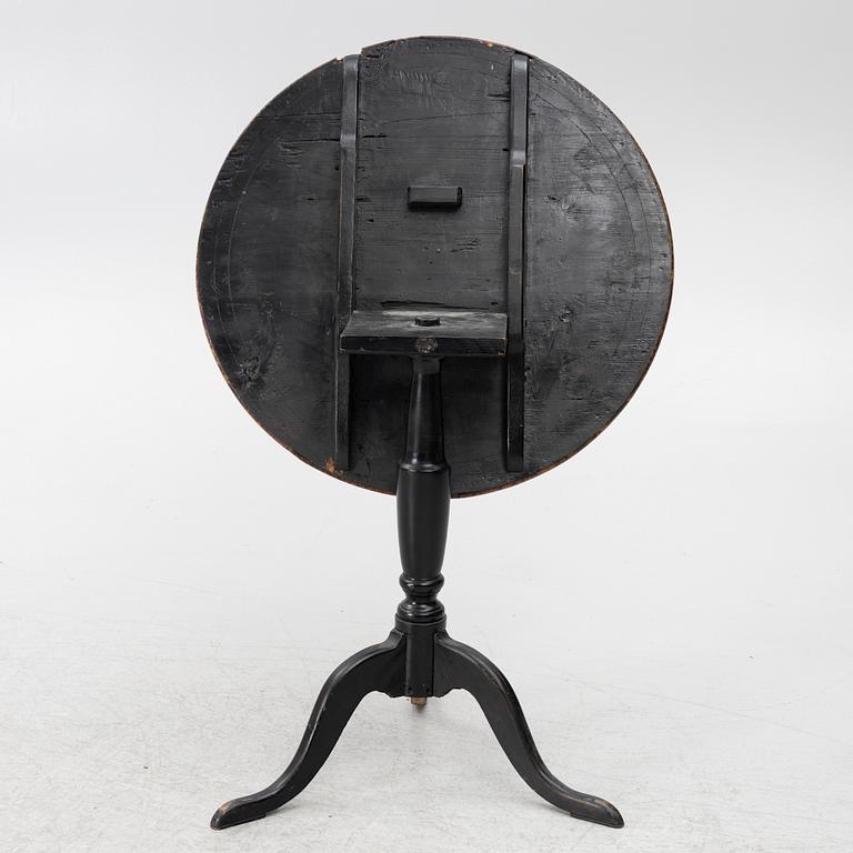 A folding table, Mälardalen, first half of the 19th century.