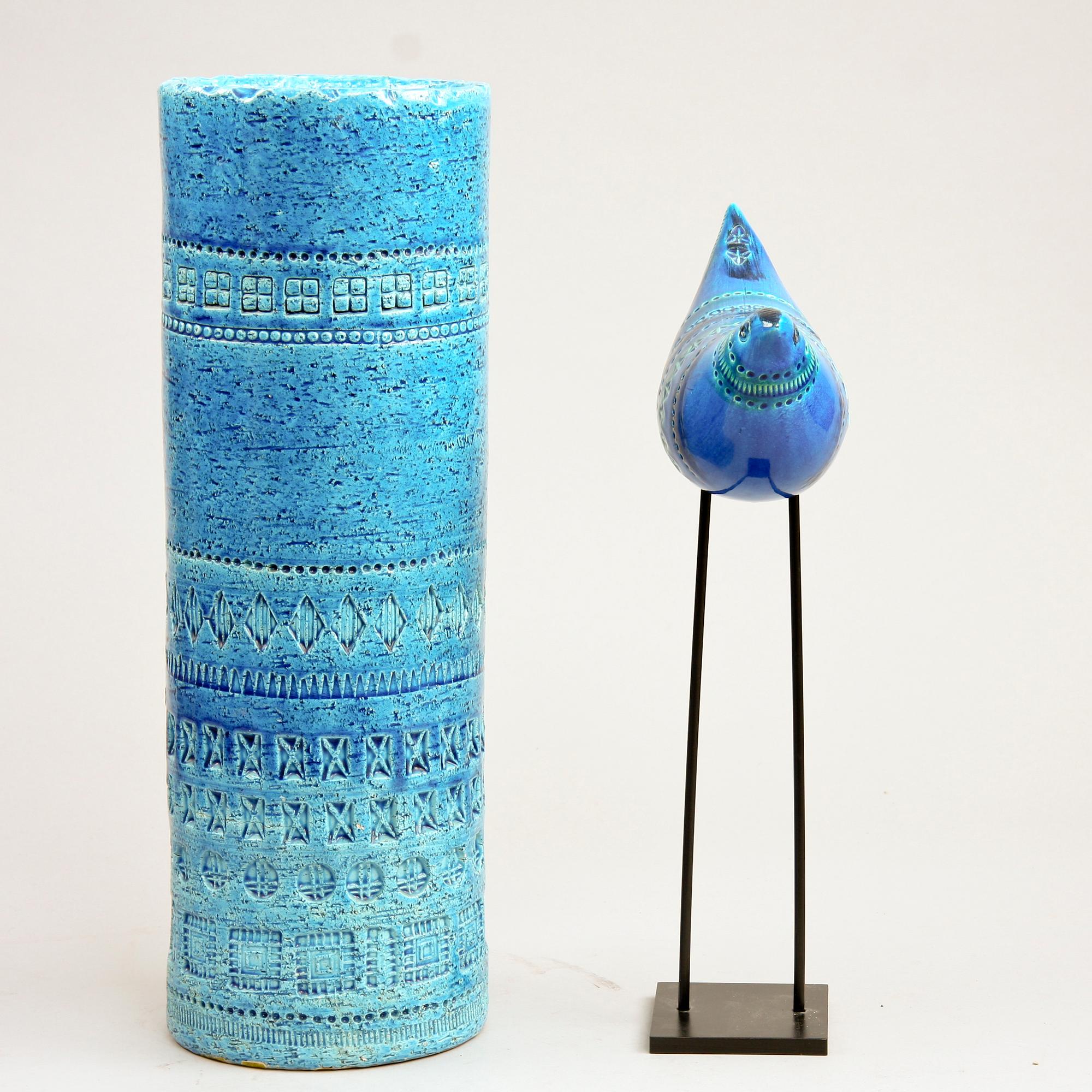 VAS OCH FIGURIN, 2 delar, stengods. Italien bl.a Bitossi, 1900-talets andra hälft.