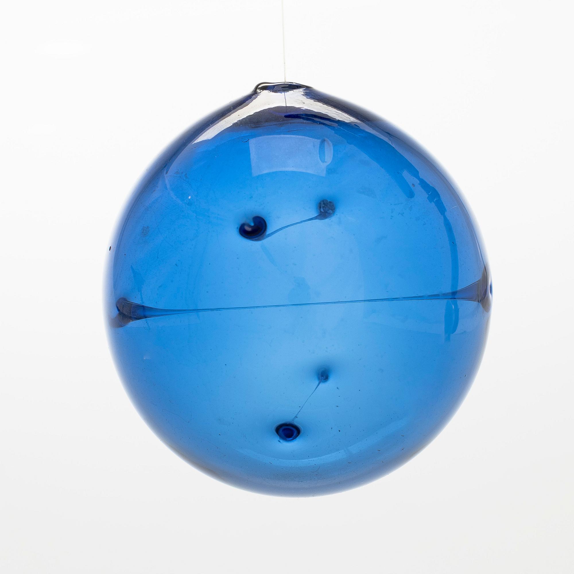 Timo Sarpaneva, three "Aurinkopallo" (Sun Ball) art glass pieces, Iittala.