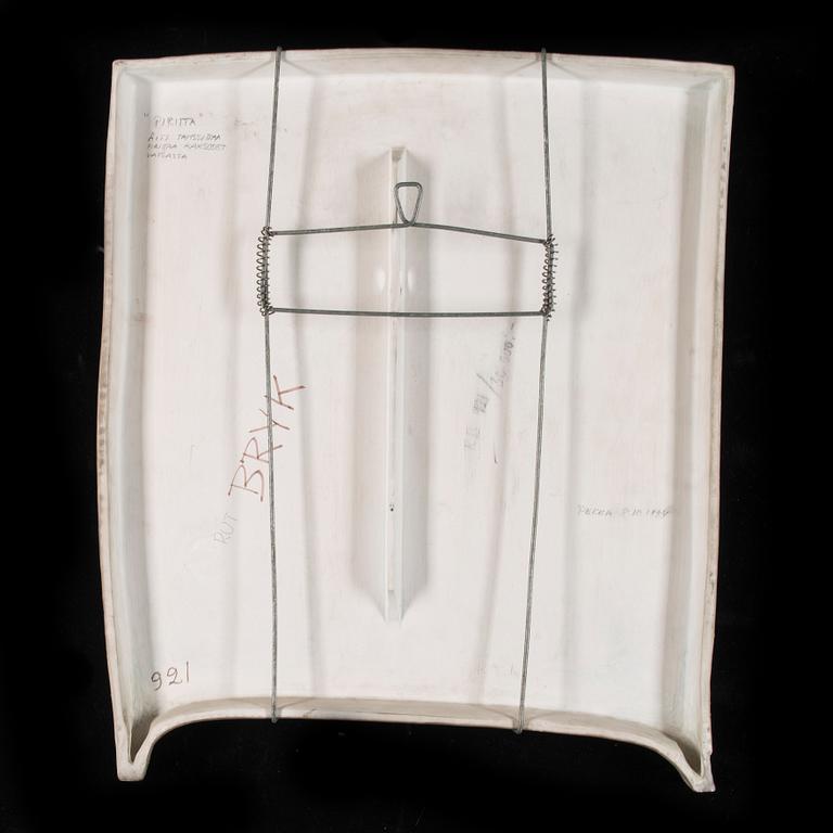 RUT BRYK, KERAMIKRELIEF. Piritta. Sign. Bryk. Arabia, 1954.