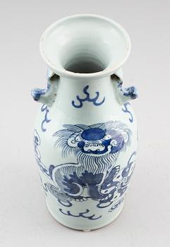 VAS, porslin, Kina, 1800-/1900-tal.