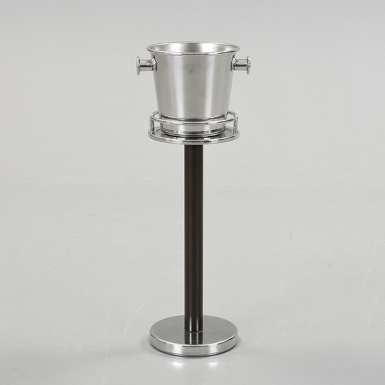 CHAMPAGNEKYLARE med GOLVSTÄLL, rostfritt stål, Alessi, Italien, 1900-/2000-tal.