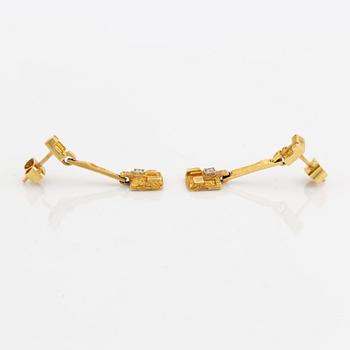 Björn Weckström, necklace and earrings,  18K gold with eight cut and brilliant cut diamonds.