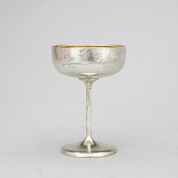 CHAMPAGNEKUPOR, 12 st, silver, C.G. Hallberg, Stockholm, 1916. Tot vikt 879 g.