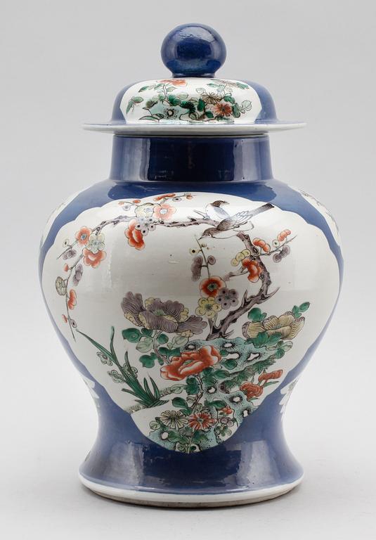 LOCKURNA, porslin, Kina, 1800-tal.