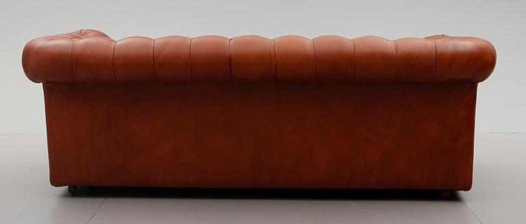 SOFFA SAMT FÅTÖLJ, Chesterfield, sent 1900-tal.