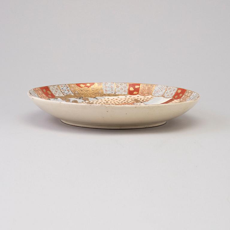 A Japanese Satsuma porcelain dish, ca 1900.