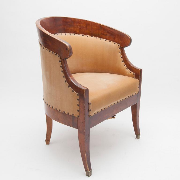 FÅTÖLJ / BERGÈRE, Ryssland, 1800-talets mitt.