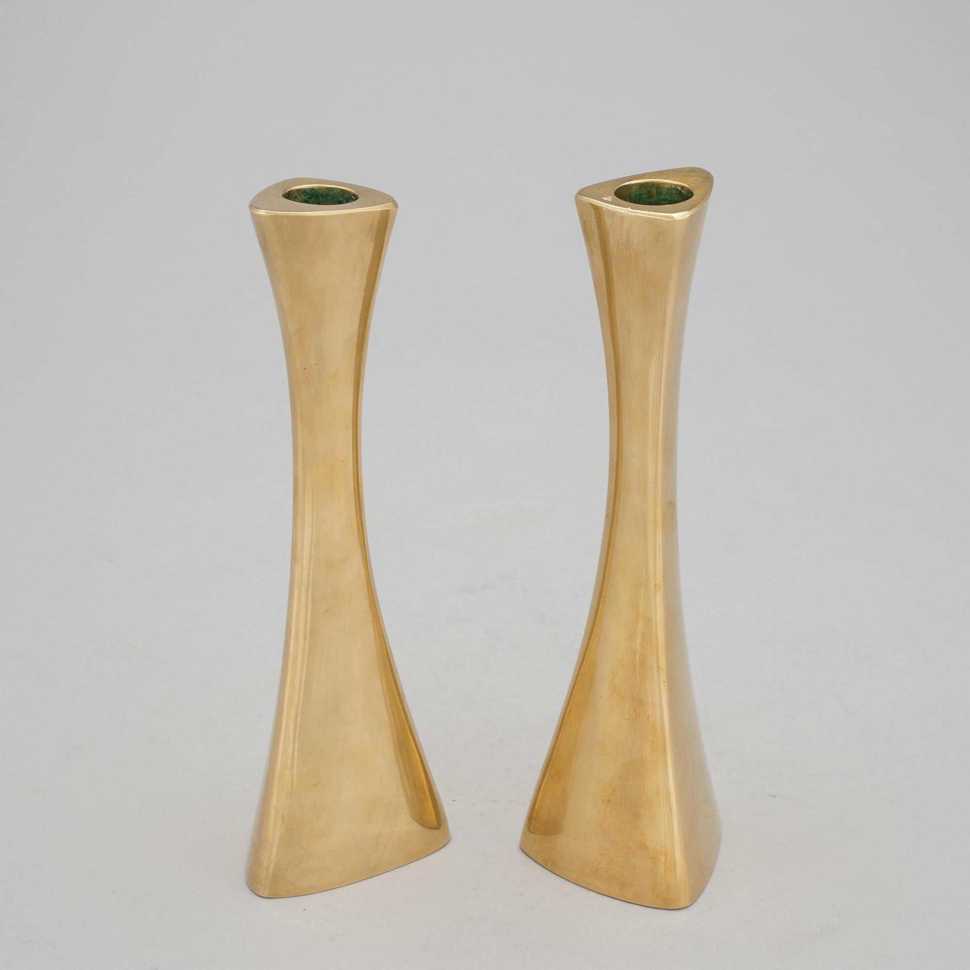 LJUSSTAKAR/VASER, 1 par, mässing, Eskilstuna, K-E Ytterberg, BCA Eskilstuna, signerade Key, 1960-tal.