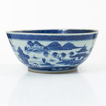 Bålskål, porslin, Kina, Jiaqing (1796-1822).