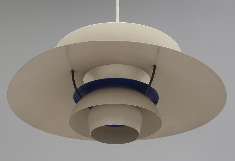 TAKLAMPA, PH 5, Poul Henningsen för Louis Poulsen, Danmark. Höjd ca 30 cm.