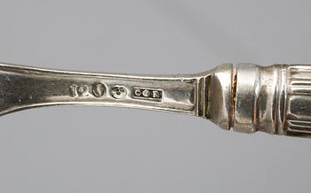 MATKNIVAR, 17, st, FÖRRÄTTSKNIVAR, 6 st samt  SMÖRGÅSGAFFLAR, 3, st, silver, Carl Gideon Renander, bl.a. 1787 och 1791.