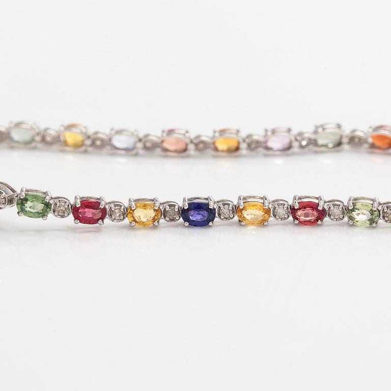 Armband, 18K vitguld med multifärgade safirer och diamanter.