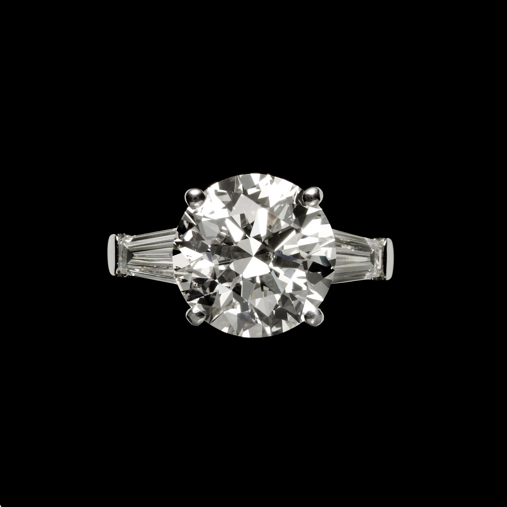 A brilliant cut diamond ring, 6.07 ct. Cert. HRD.