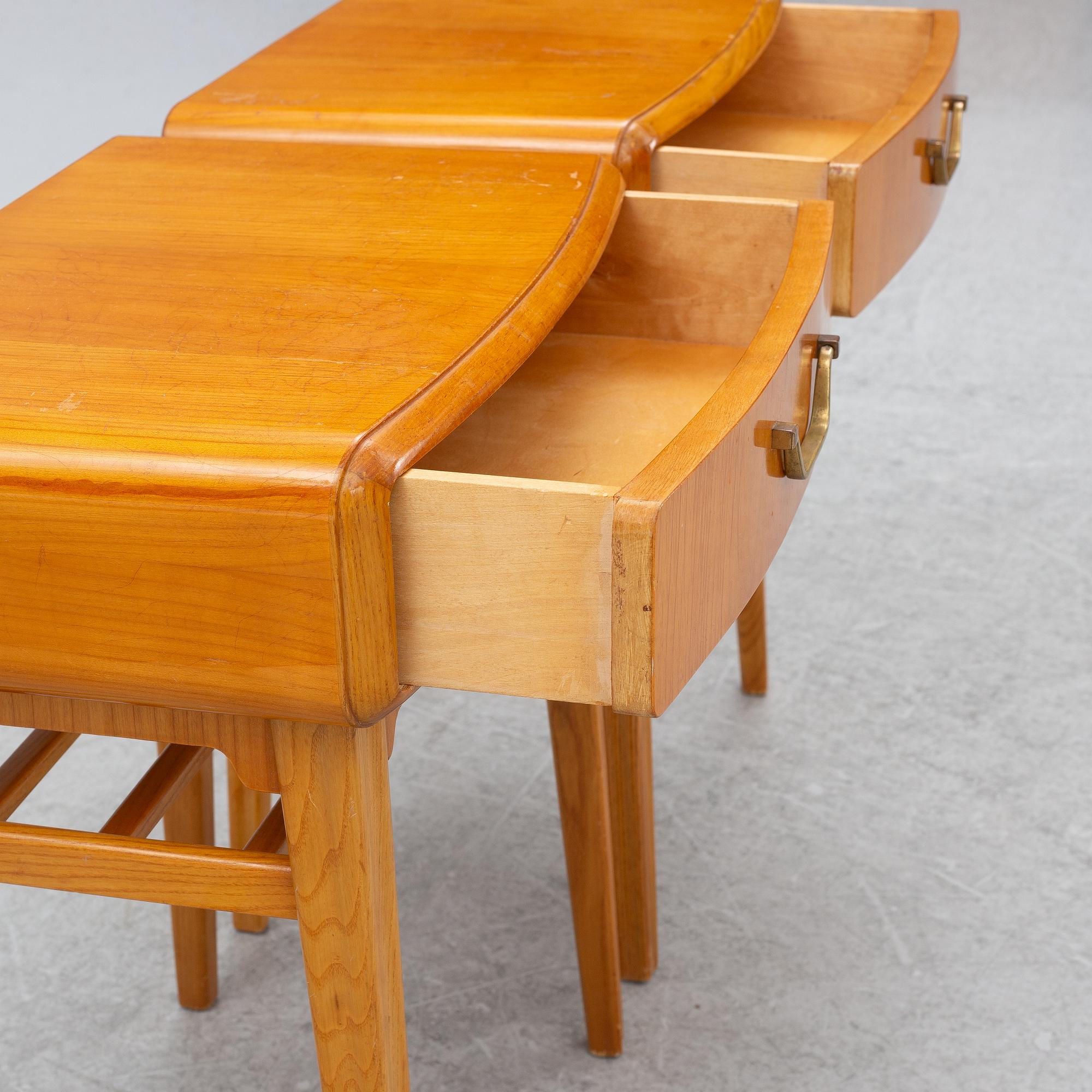 Axel Larsson, Sängbord, ett par, för Bodafors, 1900-talets mitt.