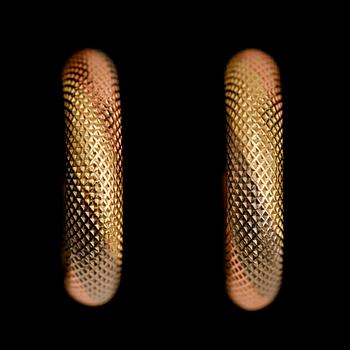 ÖRHÄNGEN, 1 par, 18 k flerfärgat guld. Total vikt 4 g.