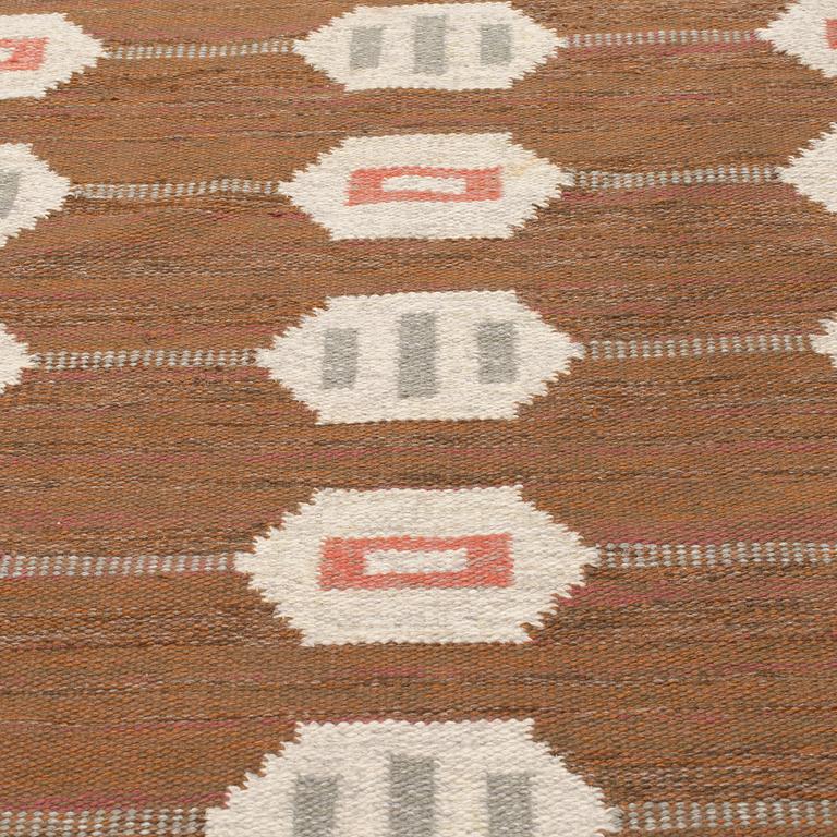 MATTA, rölakan, ca 247 x 164,5 cm, otydlig signatur. Sverige omkring 1900-talets mitt.