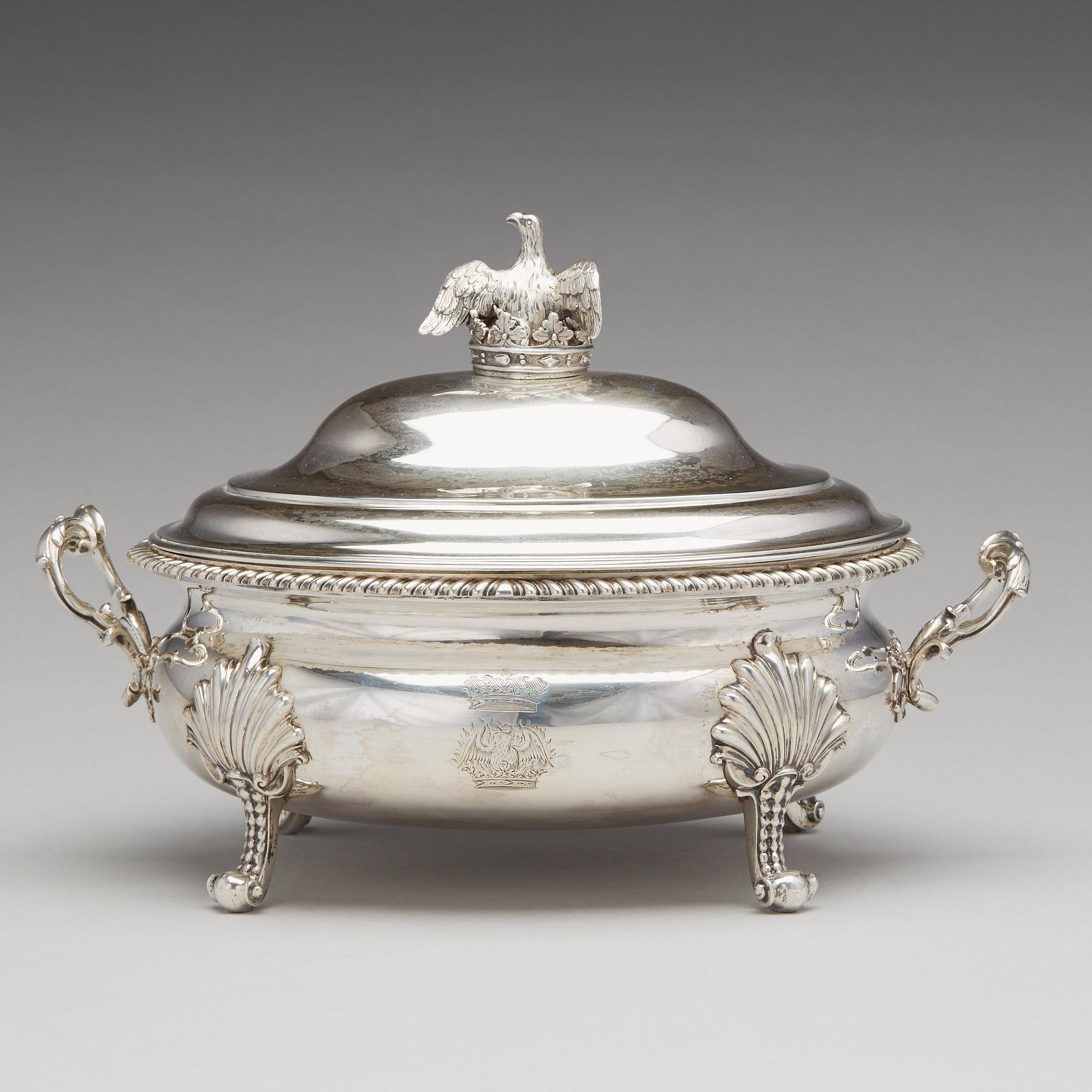 Peter Archambo II och Peter Meure, terrin, silver, London 1753. Rokoko.