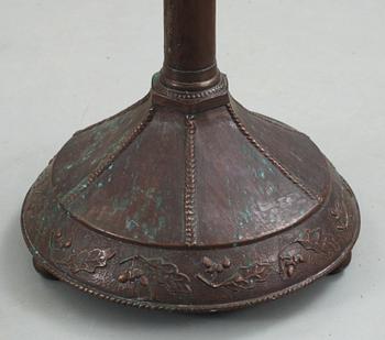 RÖKBORD/LAMPA, koppar. Senjugend, 1900-talets början. Märkt G Hedberg Näshult 1928.