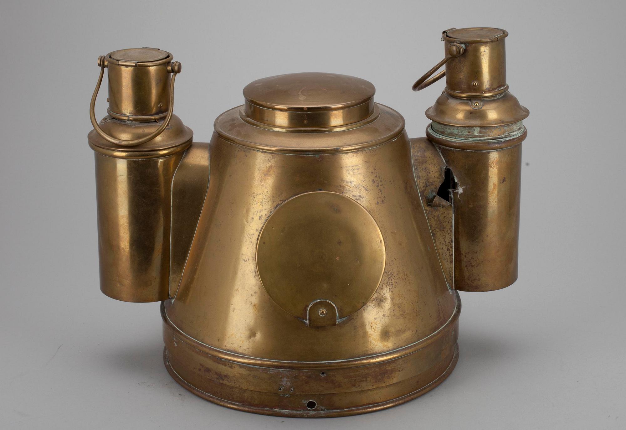 NAKTERHUS, stämplad Instr. F.A.-B Lyht Stockholm.