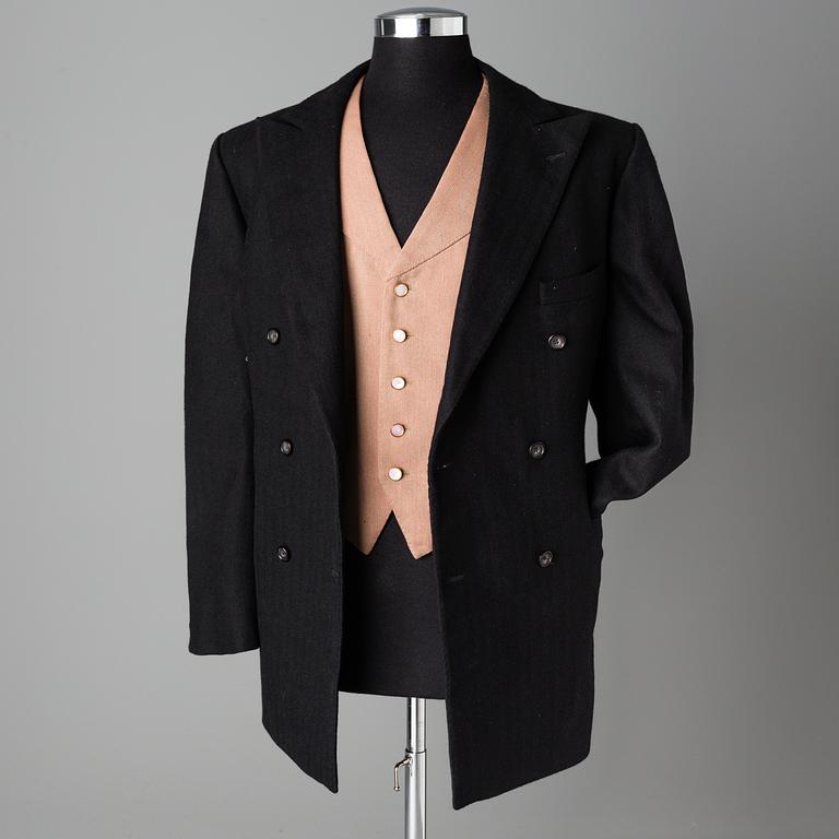 Five pieces of clothing owned by Kar de Mumma, second half of the 20th Century.