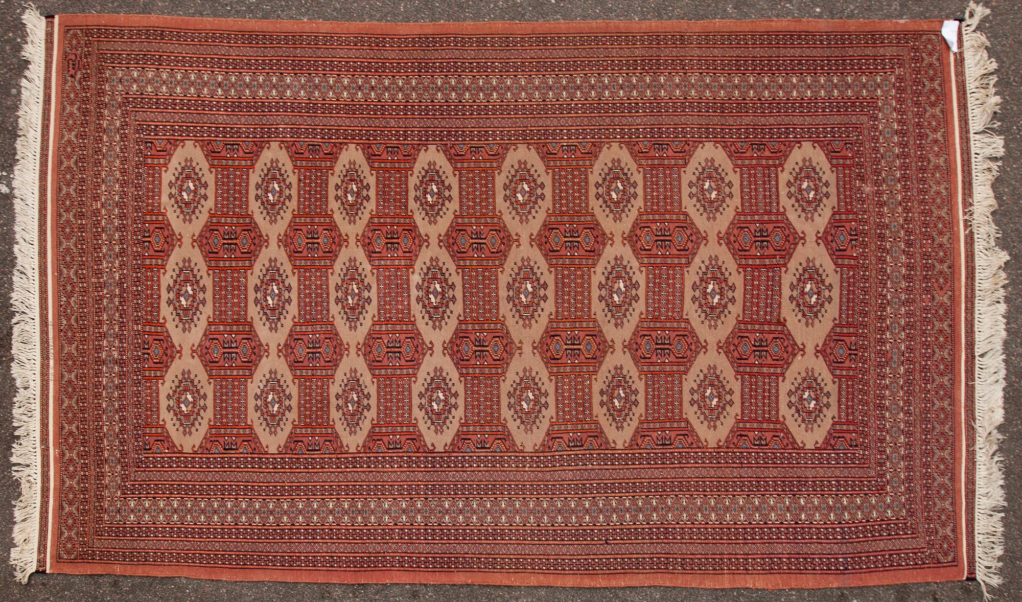MATTA, Pakistan. Ca 257x157 cm.