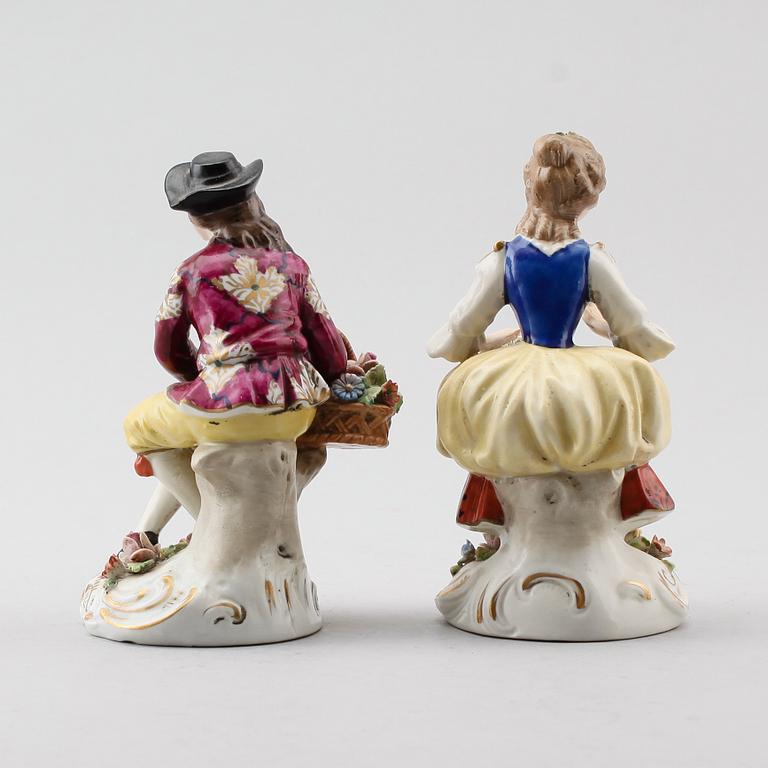 FIGURER, 2 st, porslin, Volkstedt-Rudolstadt, 1900-talets första hälft.