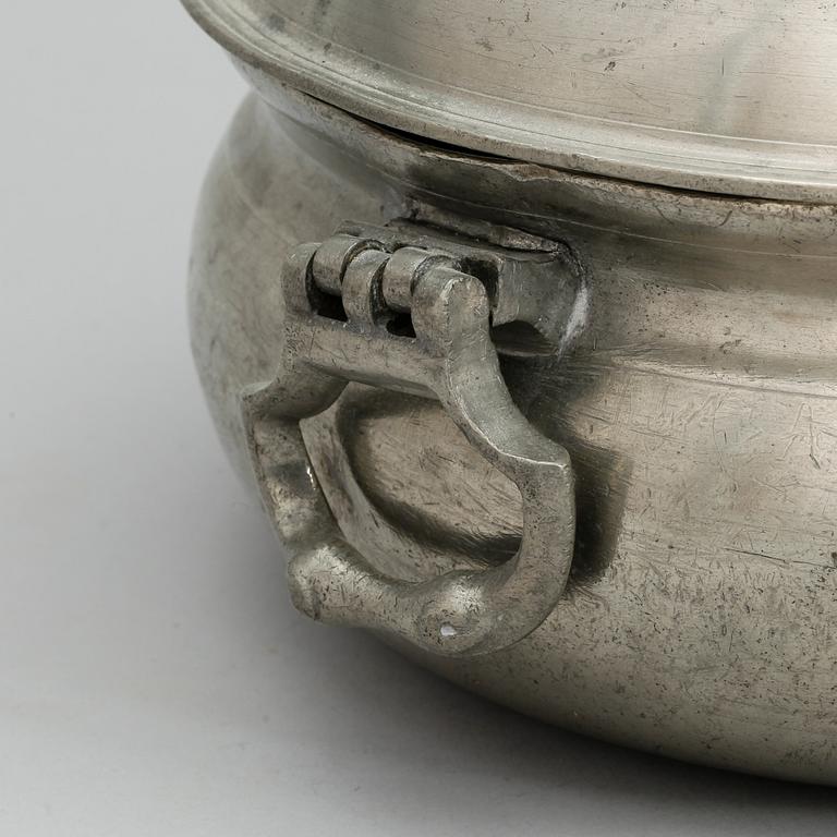 GRÖTSKÅL, tenn, otydliga mästarstämplar, 1800-tal.