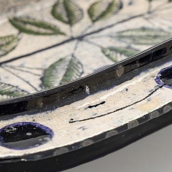 Birger Kaipiainen, a ceramic decorative plate, signed Kaipiainen.