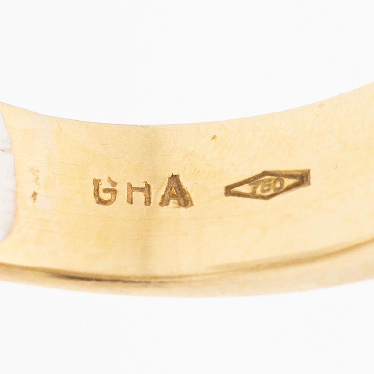 18K gold and white gold ring.
