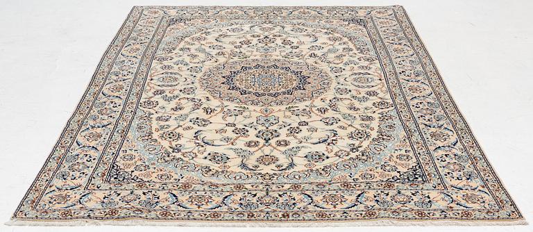 Carpet, Nain, approx. 290 x 192 cm.