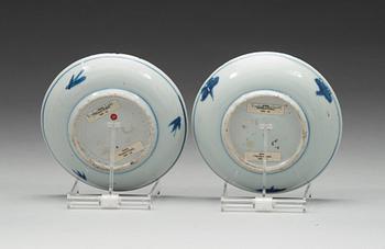 A pair of blue and white dishes, Tianqi/Chongzhen, 17th Century.