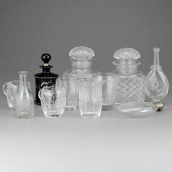 PARTI FLASKOR och GLAS, 11 st, glas, 1700-1800-tal.