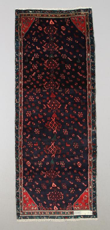 GALLERMATTA, orient, ca 250 x 96 cm.