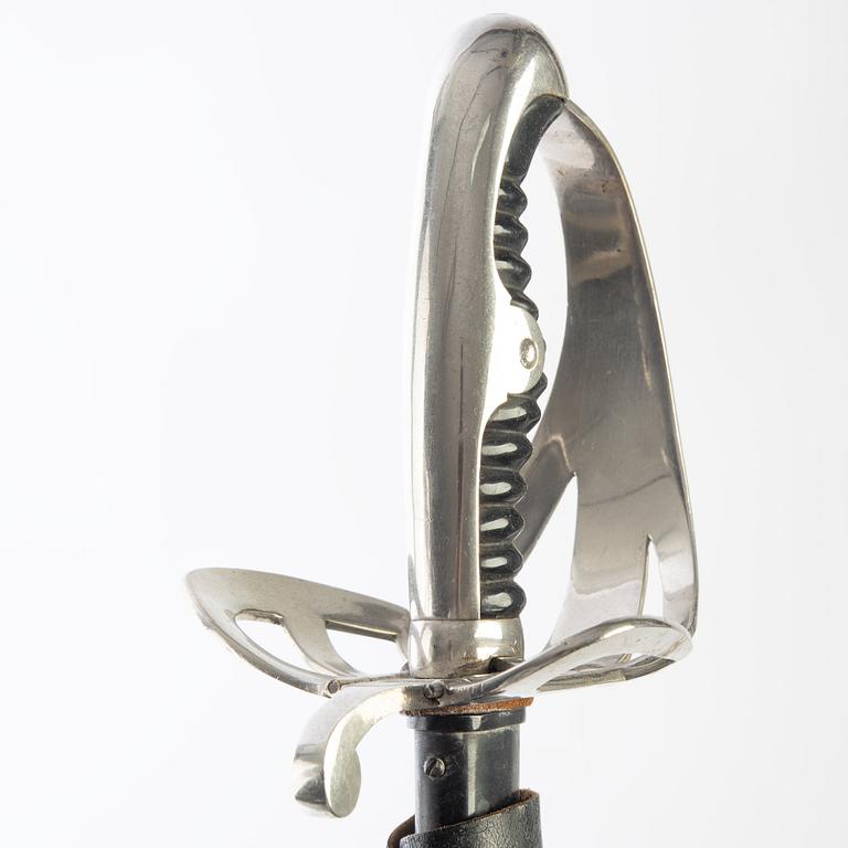 Sabel, tysk, 1900-tal, med balja.