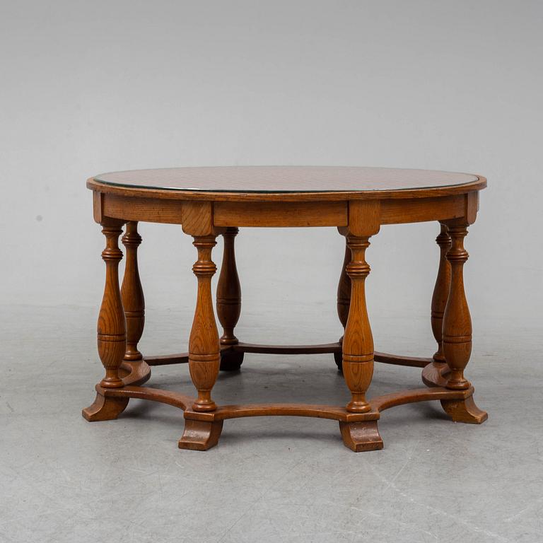 SVEN THORESEN & TORGNY ROLLOF, an oak coffee table, Nordiska kompaniet, 1940s.