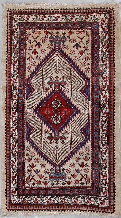 MATTA, Antik Sarab, ca 173x102.