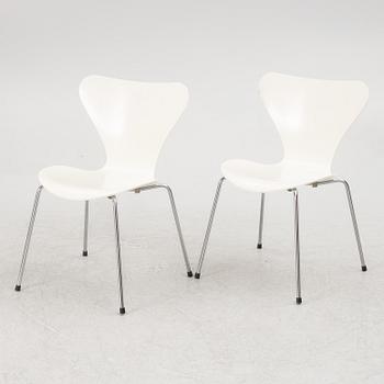 Arne Jacobsen, a set of eight model 'Seven' chairs, Fritz Hansen, Denmark 1990.