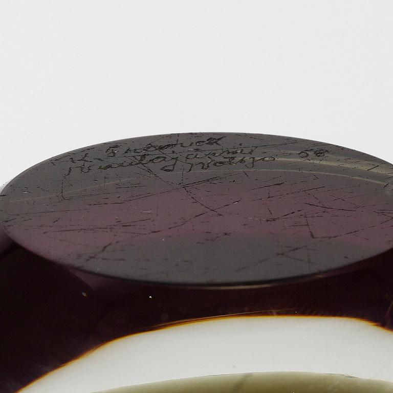 VAS, glas, modell 240, signerad K. Franck Nuutajärvi Notsjö -58.