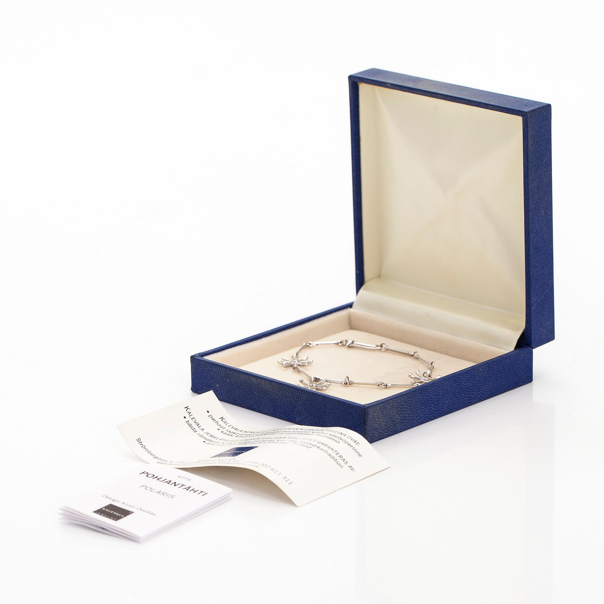 Kalevala Koru, armband, "Polaris", 18K vitguld och briljantslipade diamanter, Kirsti Doukas, 2009.