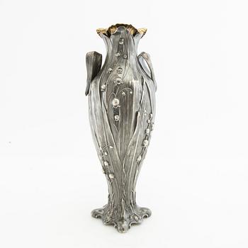Vase Jugend early 20th century pewter.