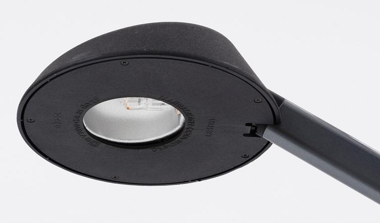 SKRIVBORDSLAMPA, "Lester", Vico Magistretti för Oluce, Italien.