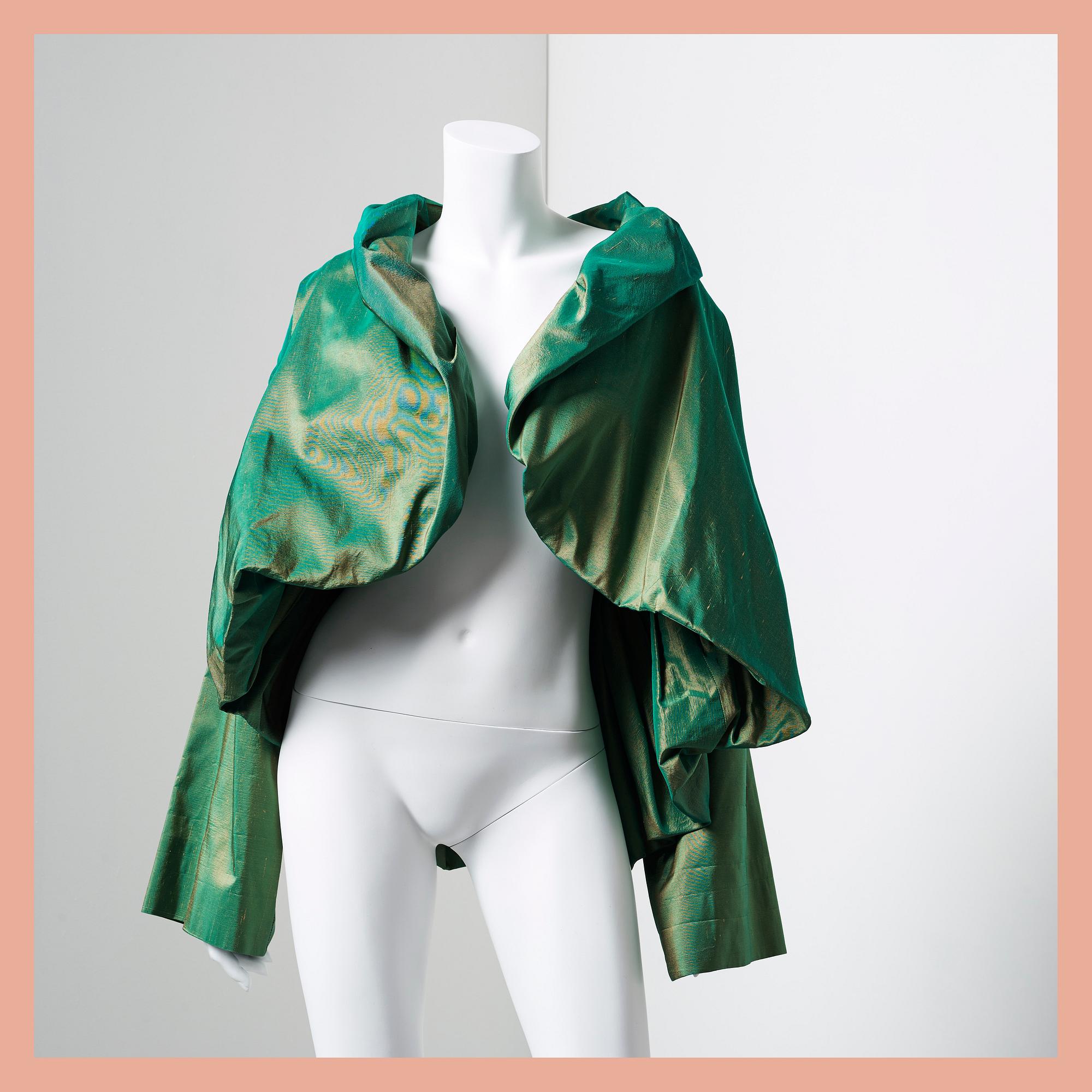 BOLERO/JACKET, Romeo Gigli, size 42.