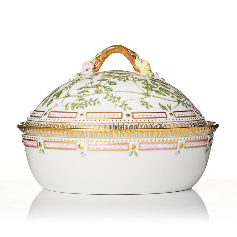 A Royal Copenhagen 'Flora Danica' vegetable tureen with cover, Denmark, 20th century.