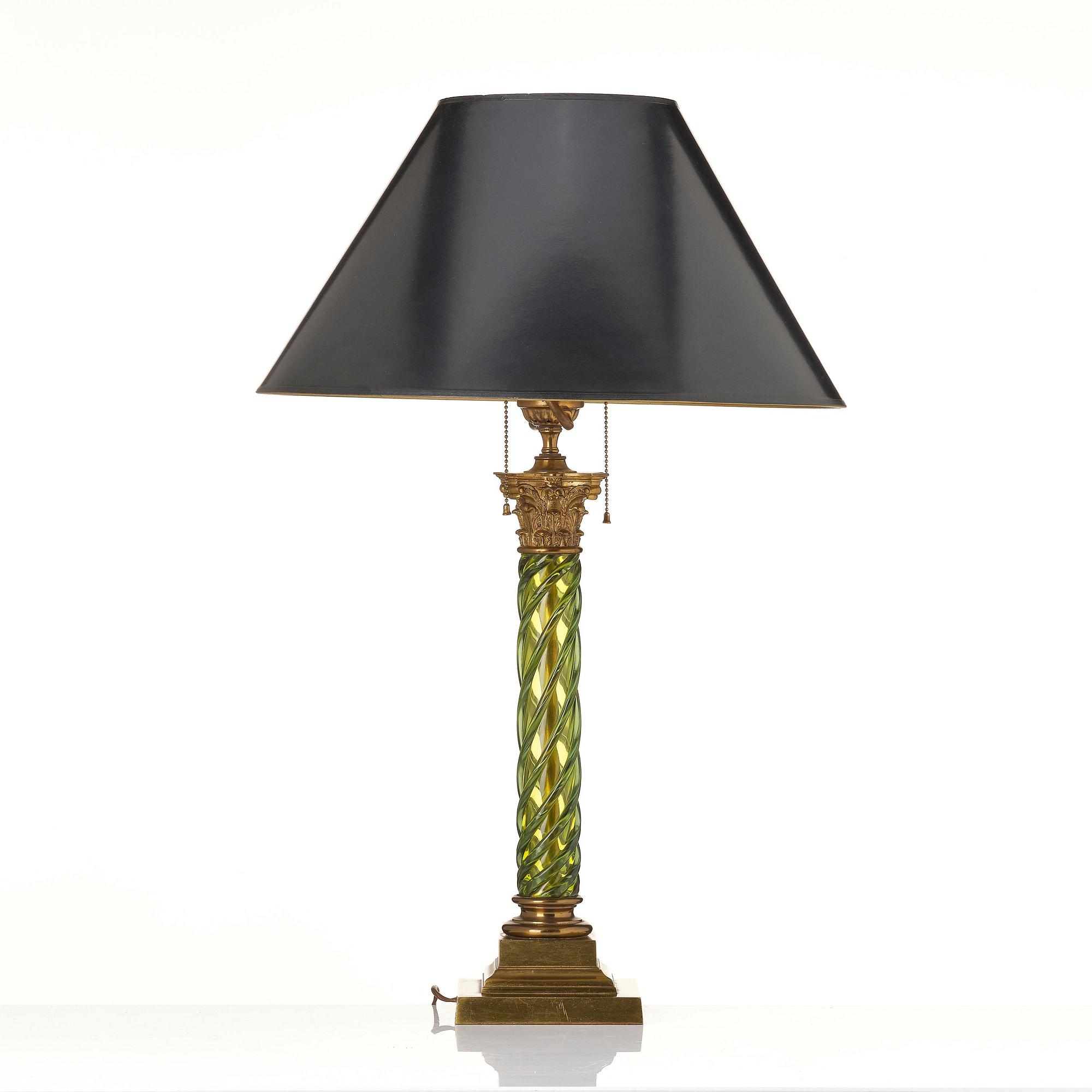 Bordslampa, omkring år 1900, Empirestil.