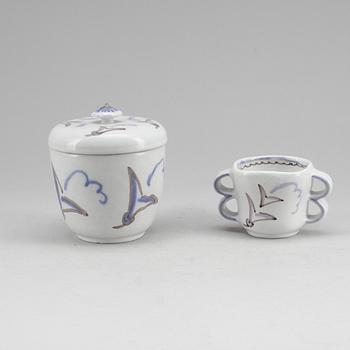 MUGG samt SKÅL MED LOCK, fajans, 2 delar, Wilhelm Kåge, uniksignerade.