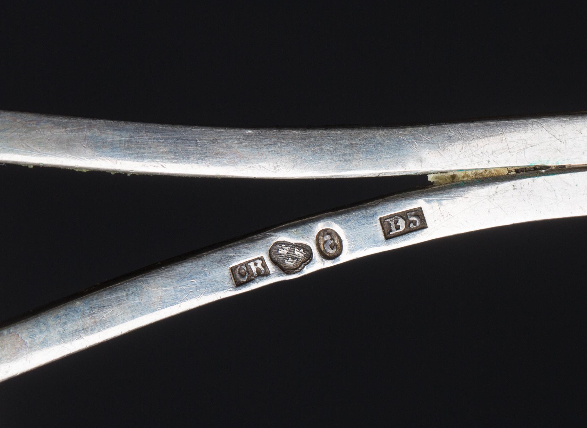 SÅSSLEVAR, 2 st, silver, Gustaf Möllenborg, 1855 resp Christian Brockmann, 1856, samt RAGUSKED, J.Hasselgren, 1848.