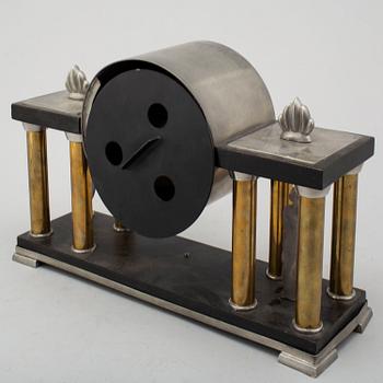 A 1920s/1930s mantel clock.