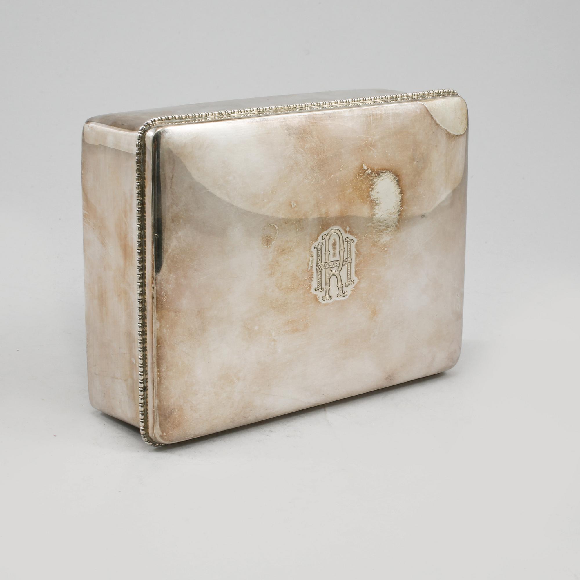 CIGARRSKRIN, silver, C.G Hallberg, Stockholm, 1943.