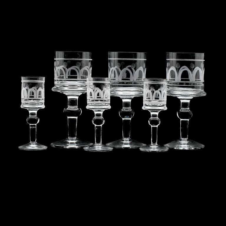 VINGLAS, 15 st samt SNAPSGLAS, 14 st, 1900-talets andra hälft.